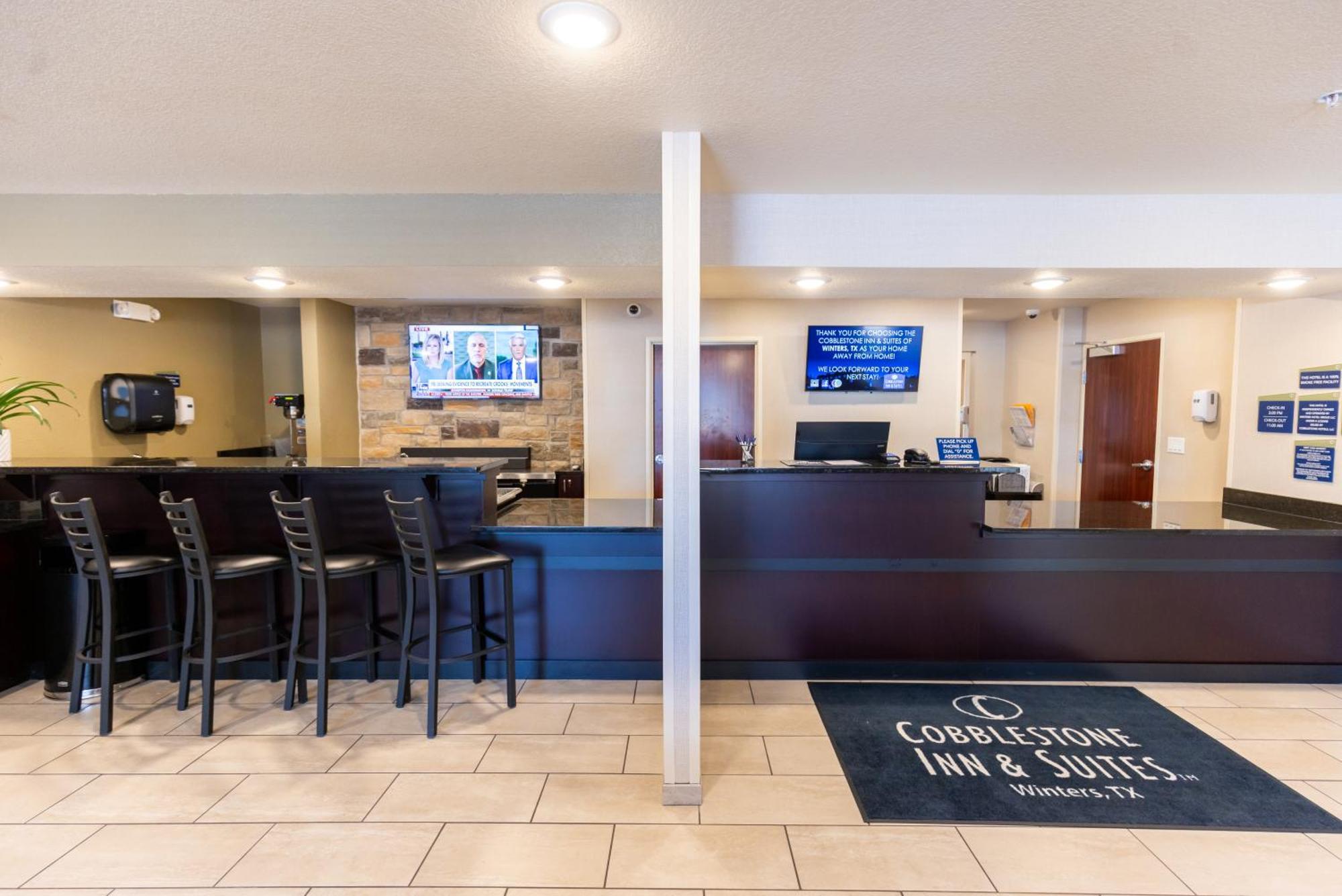 Cobblestone Inn & Suites - Winters Esterno foto