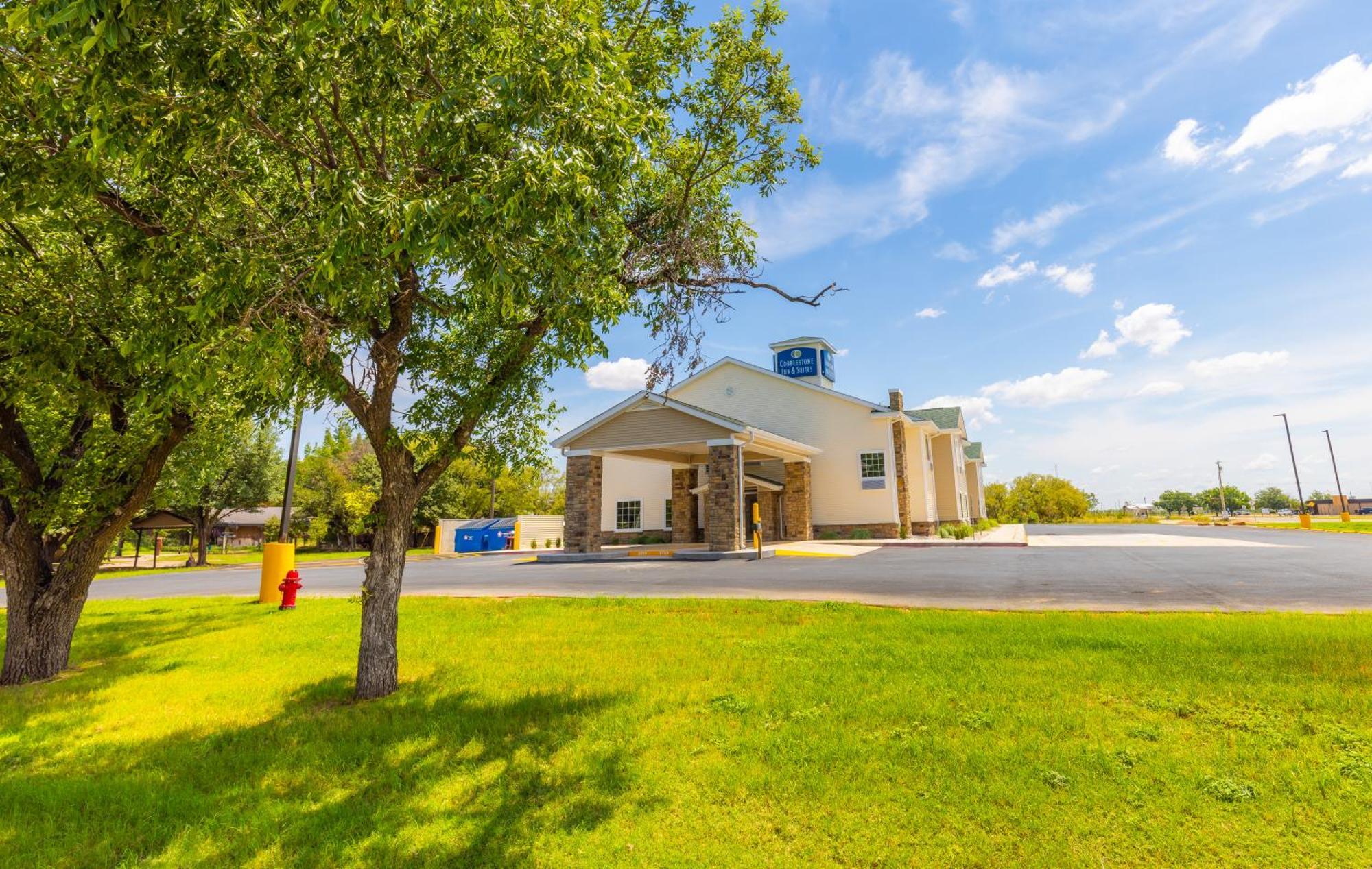 Cobblestone Inn & Suites - Winters Esterno foto
