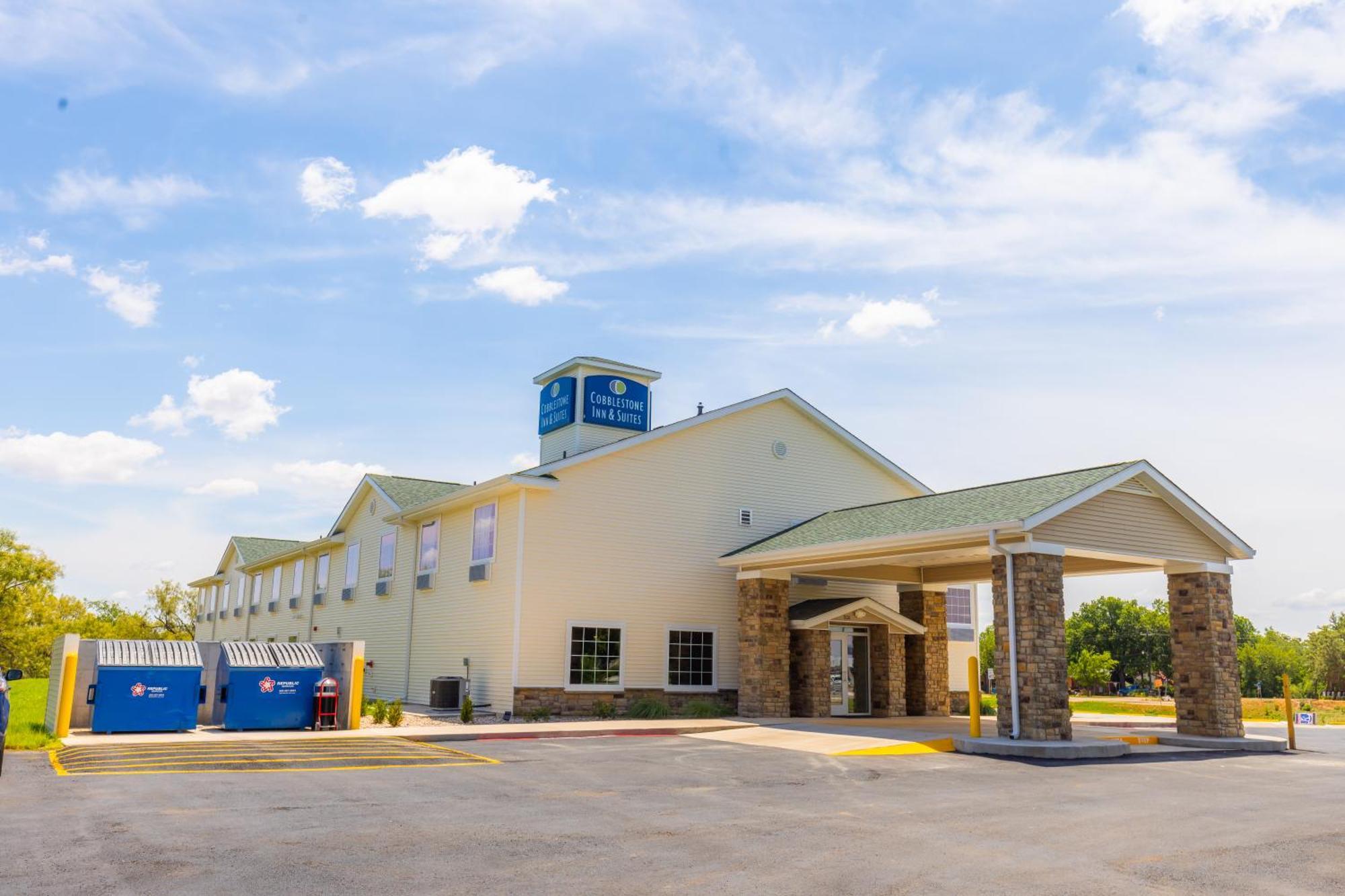 Cobblestone Inn & Suites - Winters Esterno foto