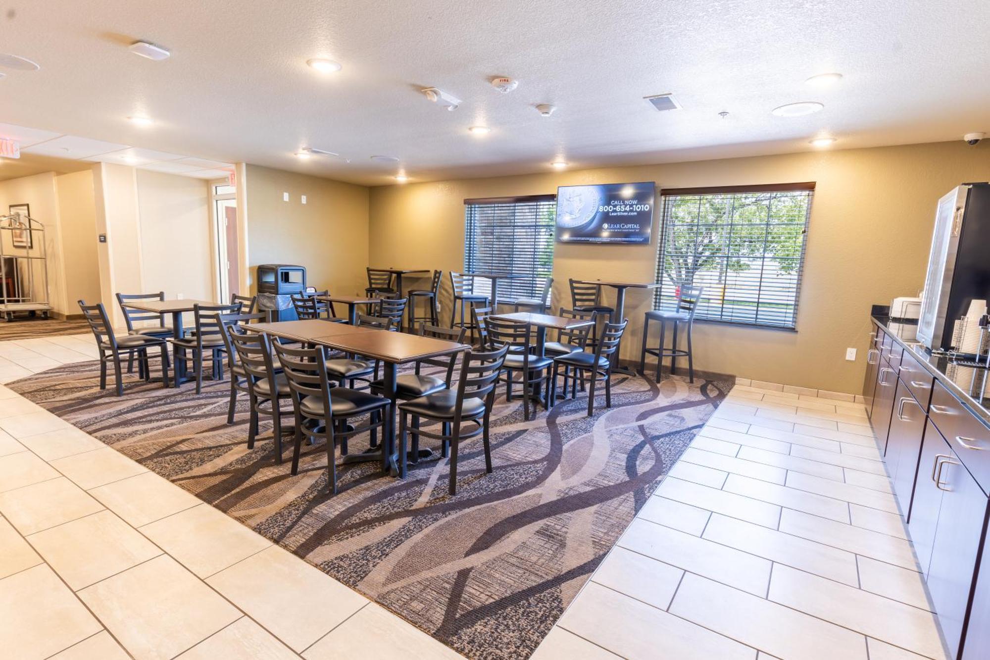 Cobblestone Inn & Suites - Winters Esterno foto